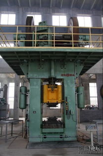 青島宏達鍛壓機械專業維修雙盤摩擦壓力機1000噸